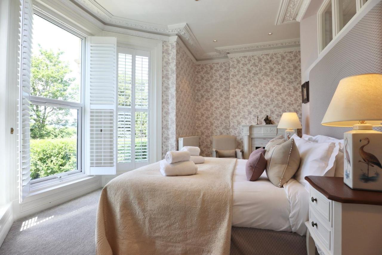 Tyndall Villa Boutique B&B บาธ ภายนอก รูปภาพ