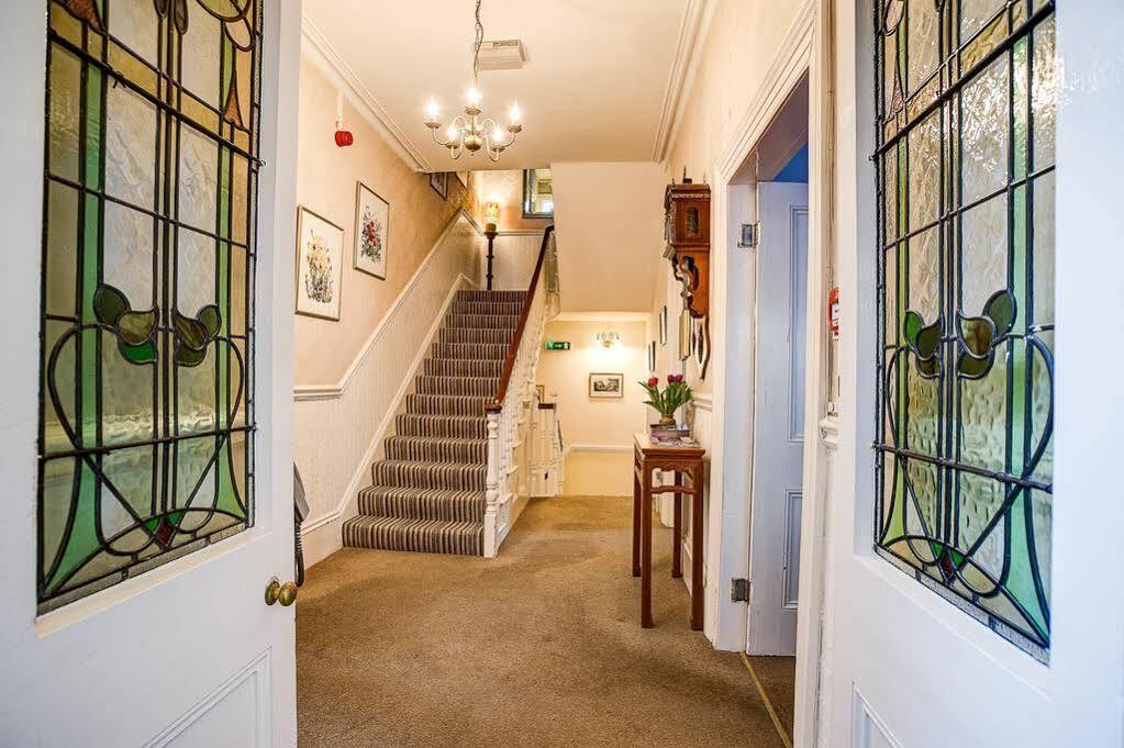 Tyndall Villa Boutique B&B บาธ ภายนอก รูปภาพ